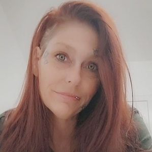 Meet your Posher, Dena